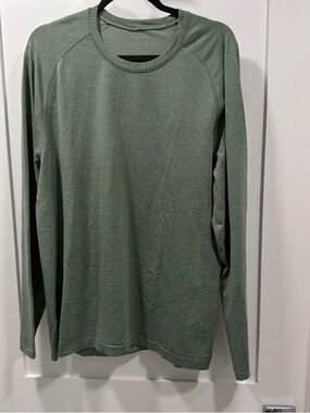lululemon athletica Men's Long-Sleeve Crew in Sage Green